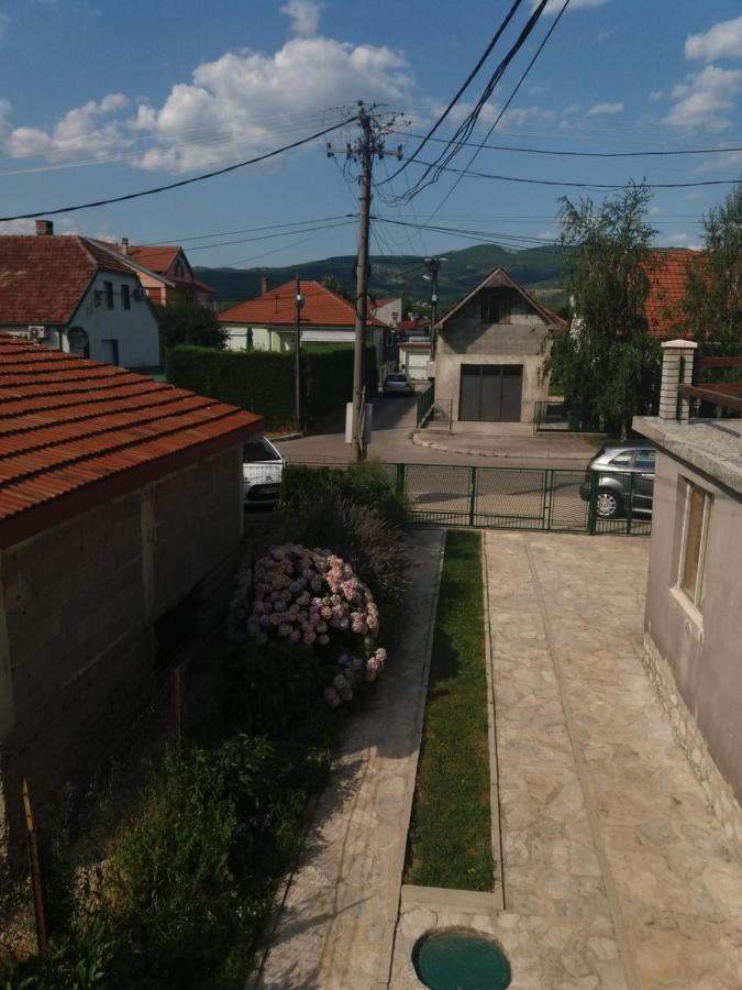 Apartman Mila I Kaja Nikšić Zewnętrze zdjęcie